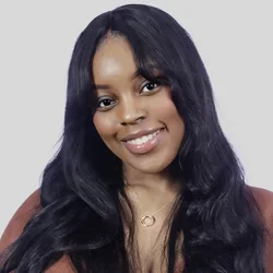 Portrait of Nicole Telfer